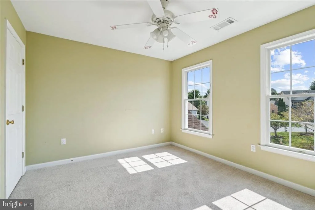 Photo of 1037 LINDFIELD DRIVE