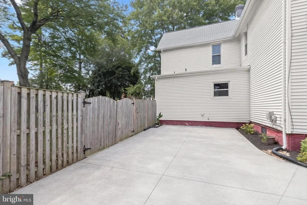 Photo of 1209 LINDEN AVENUE