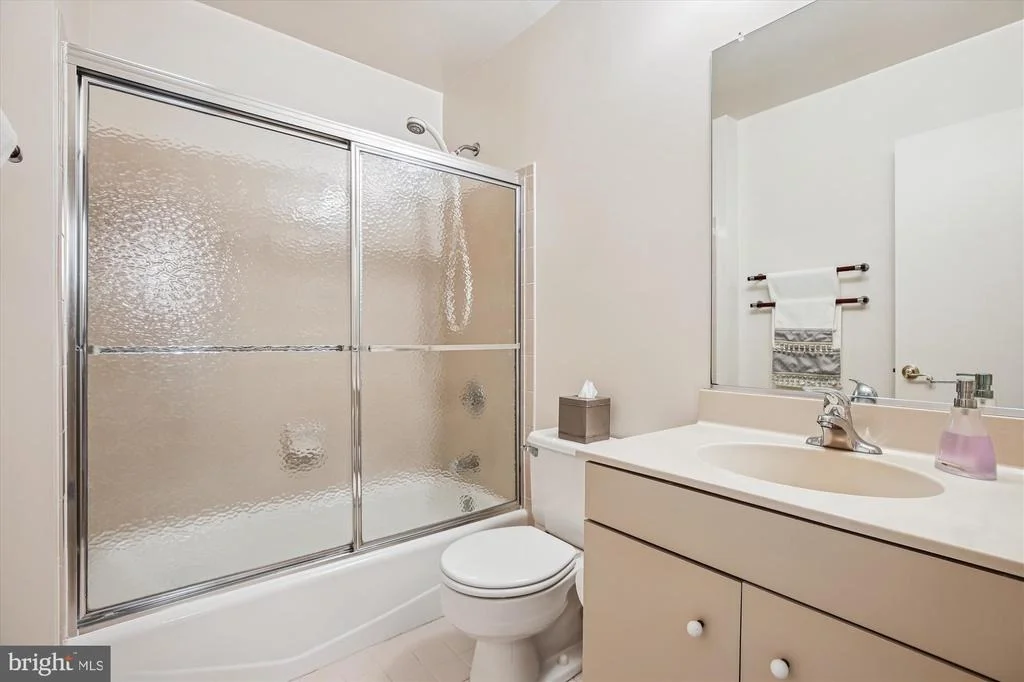 Photo of 9537 FOX HOLLOW