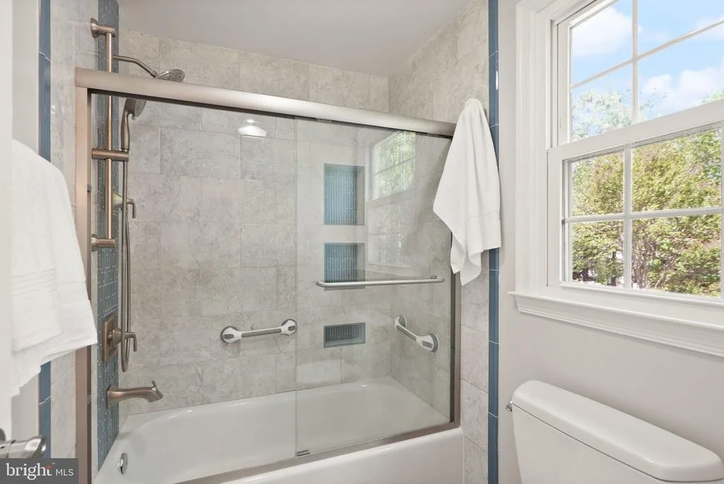 Photo of 2592 JOHN MILTON DRIVE