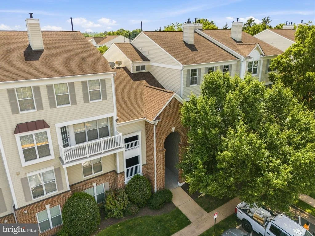 Photo of Unit 301 at 21843 BALDWIN SQUARE