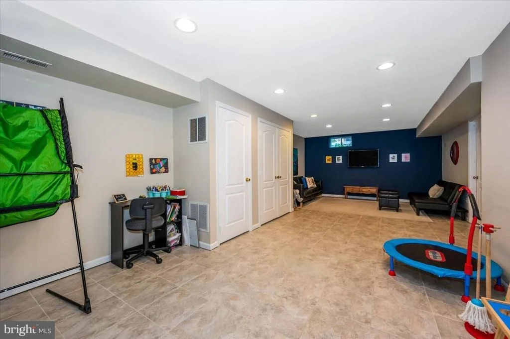 Photo of 9548 KINGSTON PLACE
