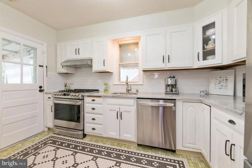 Photo of 403 GRALAN ROAD