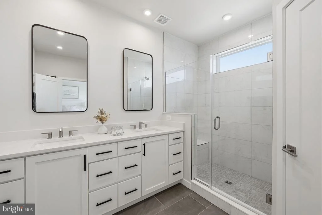 Photo of 43556 CENTERGATE DRIVE