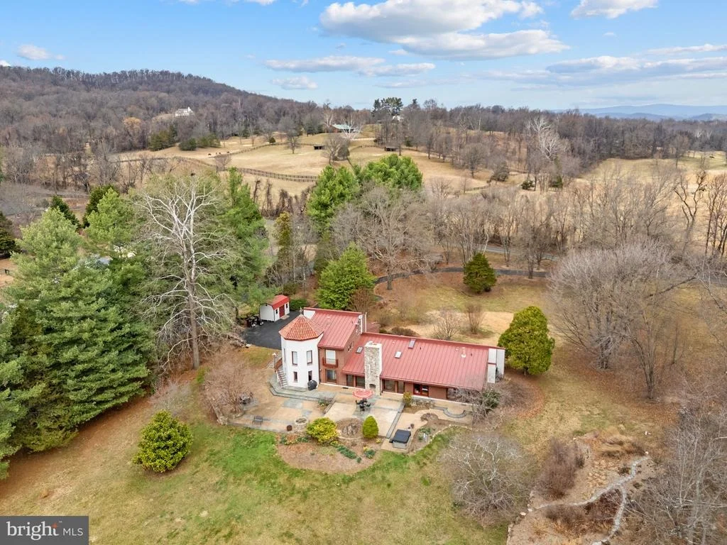Photo of 3850 COBBLER MOUNTAIN ROAD