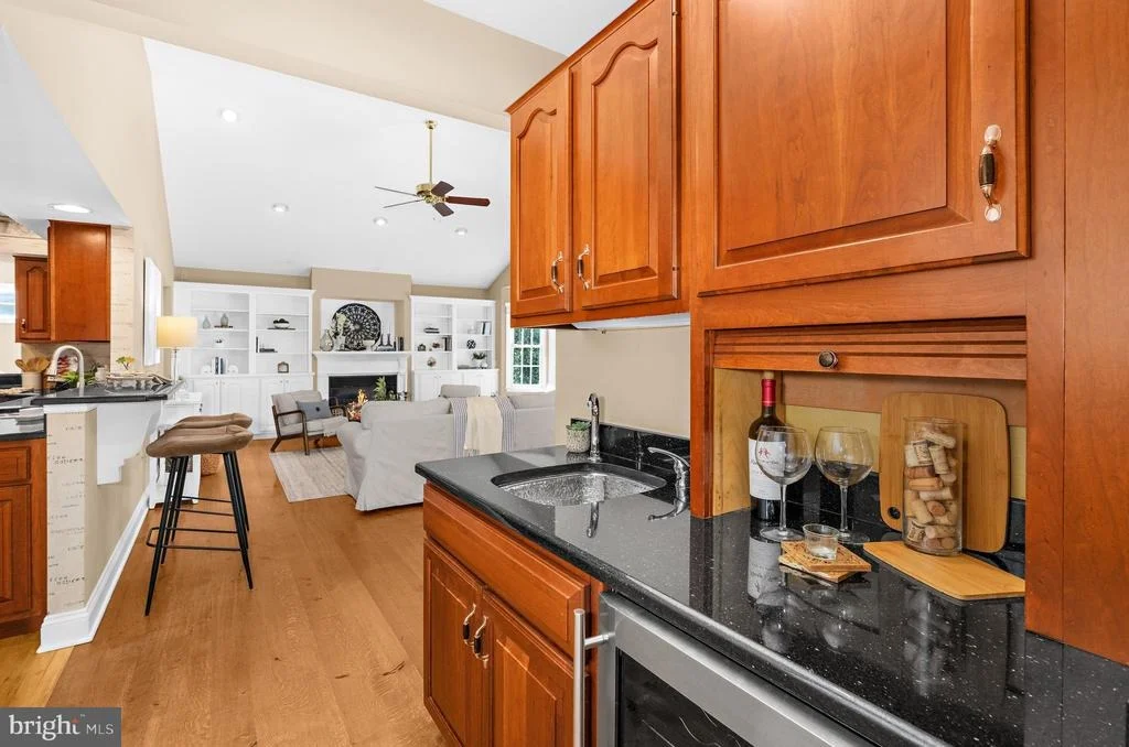 Photo of 668 WHITE SWAN DRIVE