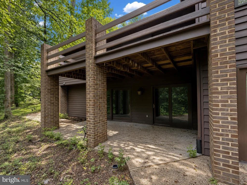 Photo of 8425 MAUSEN LANE