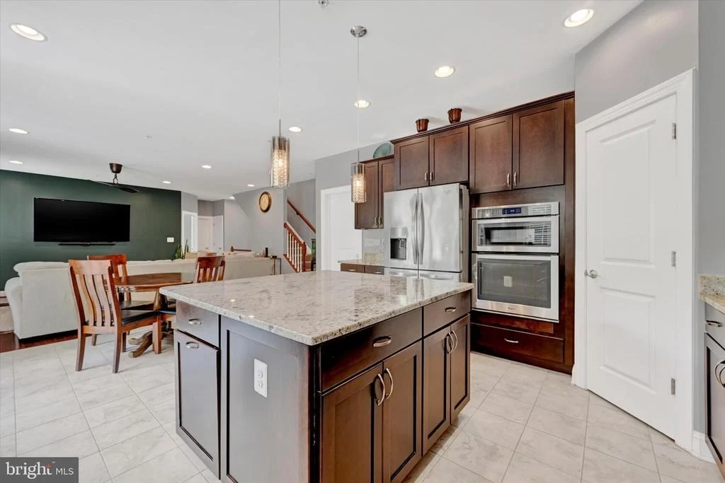 Photo of 7510 LEAFY TREE LANE