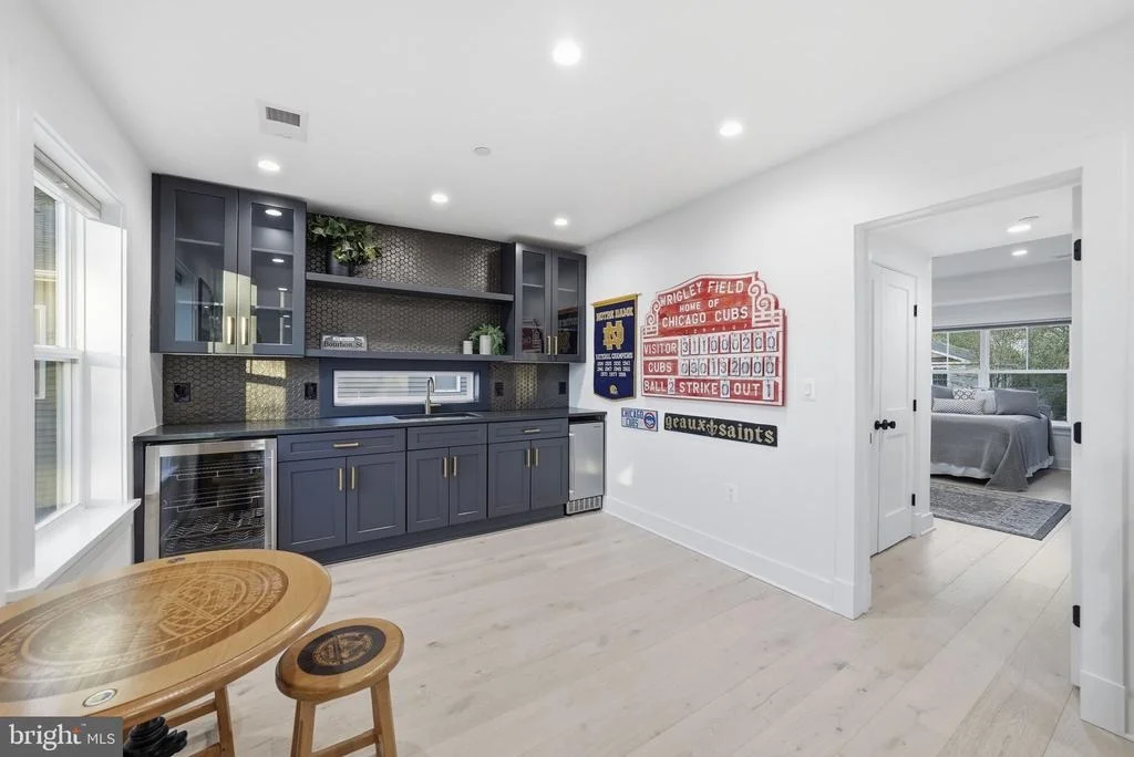 Photo of 1422 HOWARD ROAD