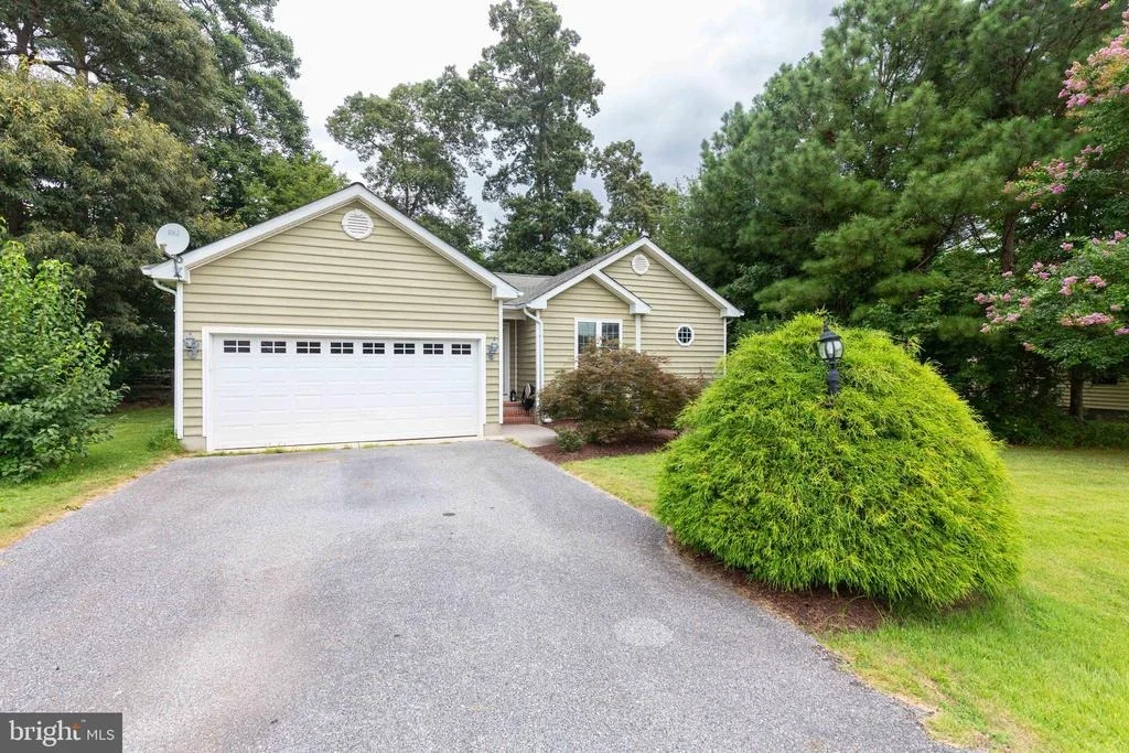 Photo of 30997 OAK LEAF DRIVE