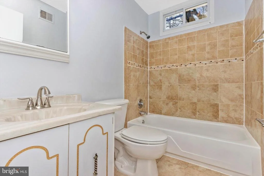 Photo of 226 SUMMIT HALL ROAD