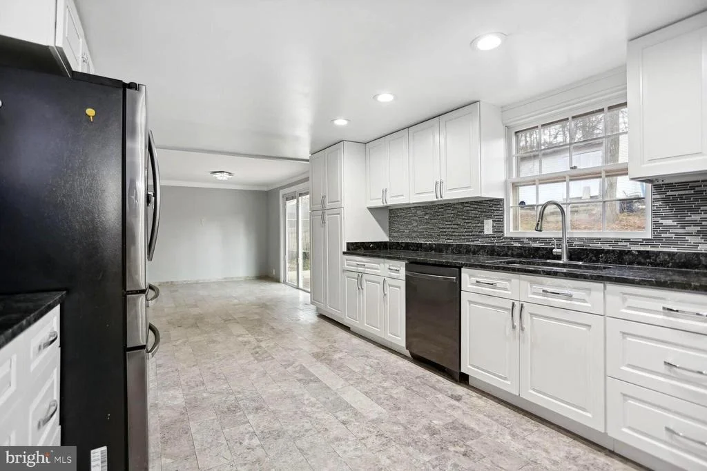 Photo of 7510 LENHAM DRIVE