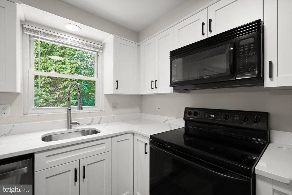 Photo of 5435 THE BRIDLE PATH