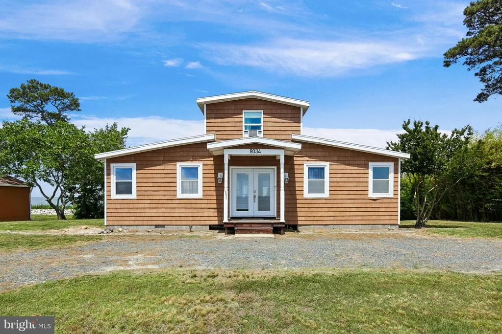 Photo of 8034 RIVERVIEW ROAD