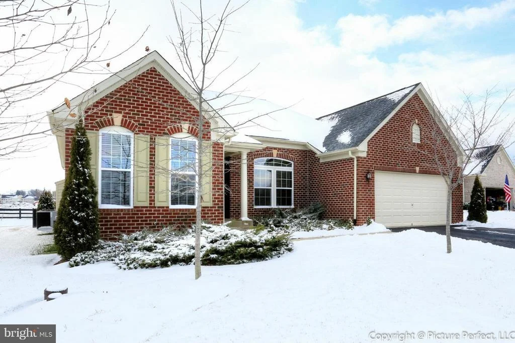 Photo of 140 SUNLIGHT COURT