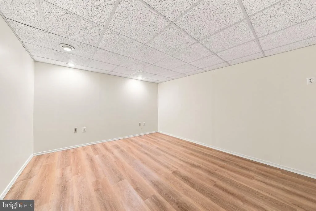 Photo of 16 KENSINGTON DRIVE