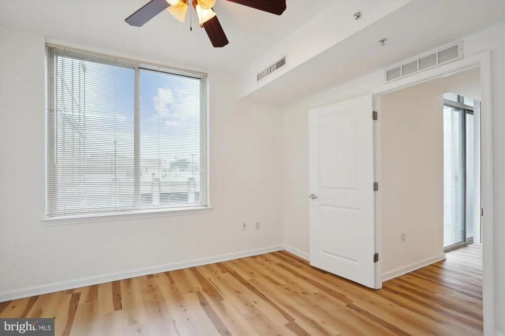 Photo of Unit 806 at 930 WAYNE AVENUE