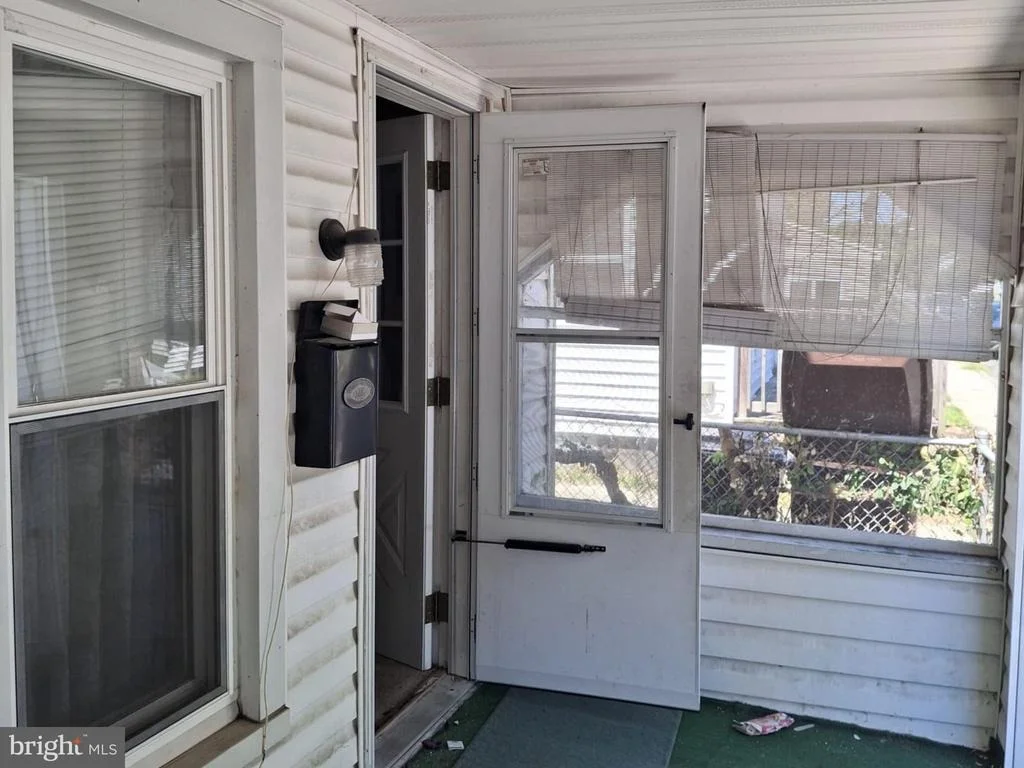 Photo of 614 DOUGLAS STREET