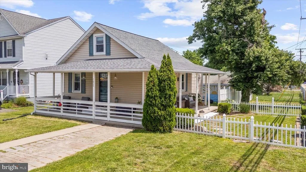 Photo of 7825 BRIDGE DRIVE