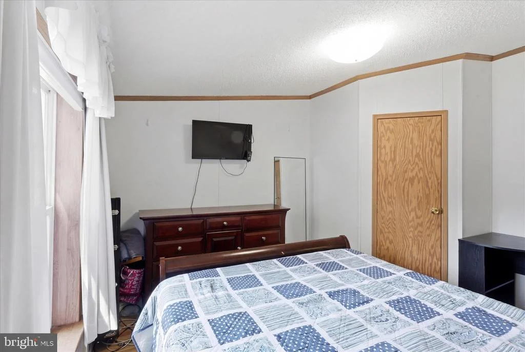 Photo of 11125 LAKESIDE DRIVE