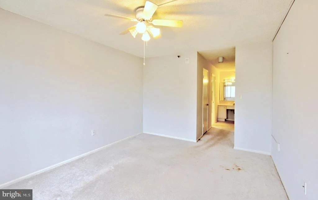 Photo of Unit 2621 at 15107 INTERLACHEN DRIVE