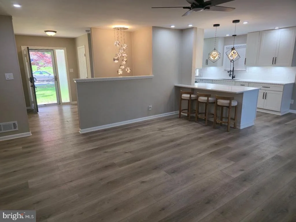 Photo of 6318 BARRS LANE