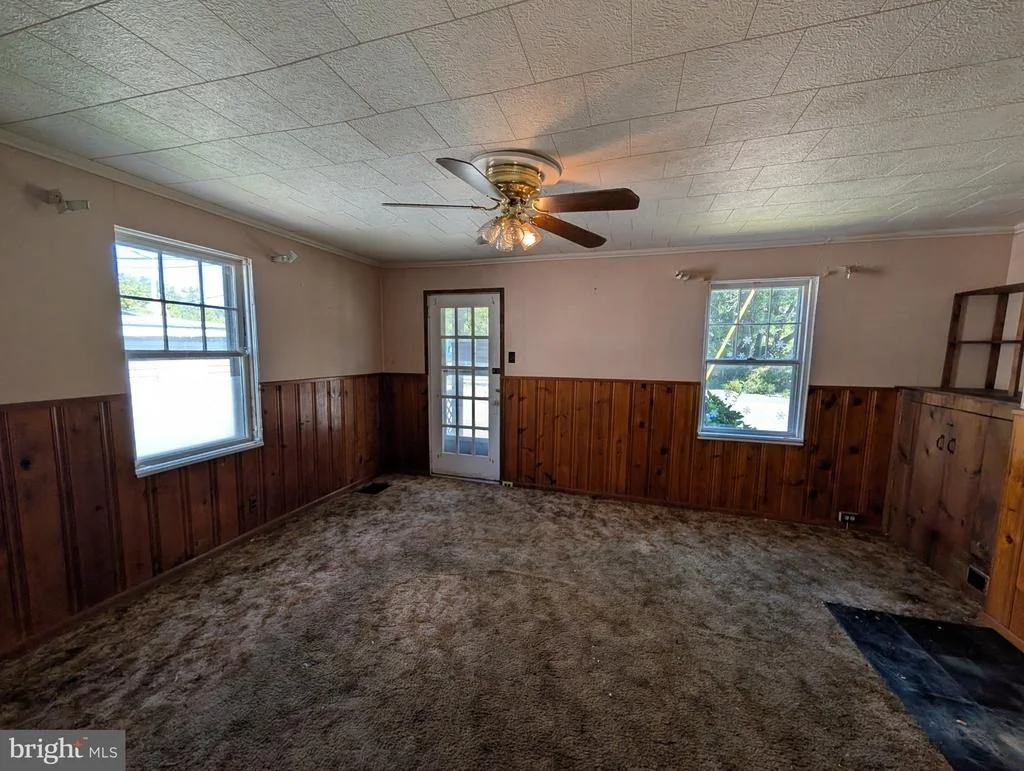 Photo of 6090 FALLS ROAD