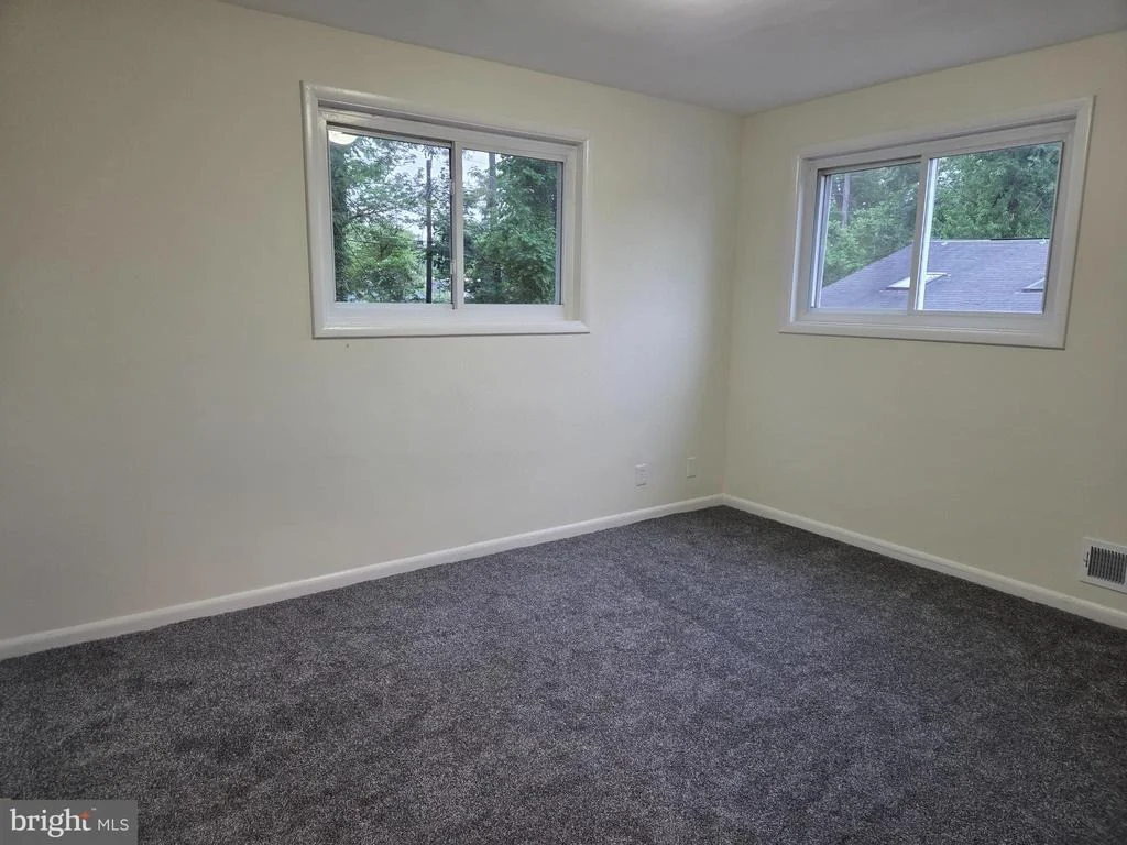 Photo of 5912 WINNER AVENUE