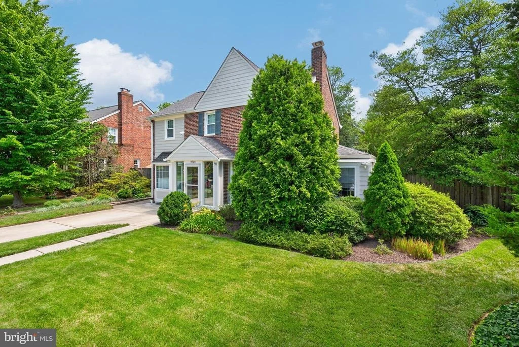 Photo of 9701 LAWNDALE DRIVE