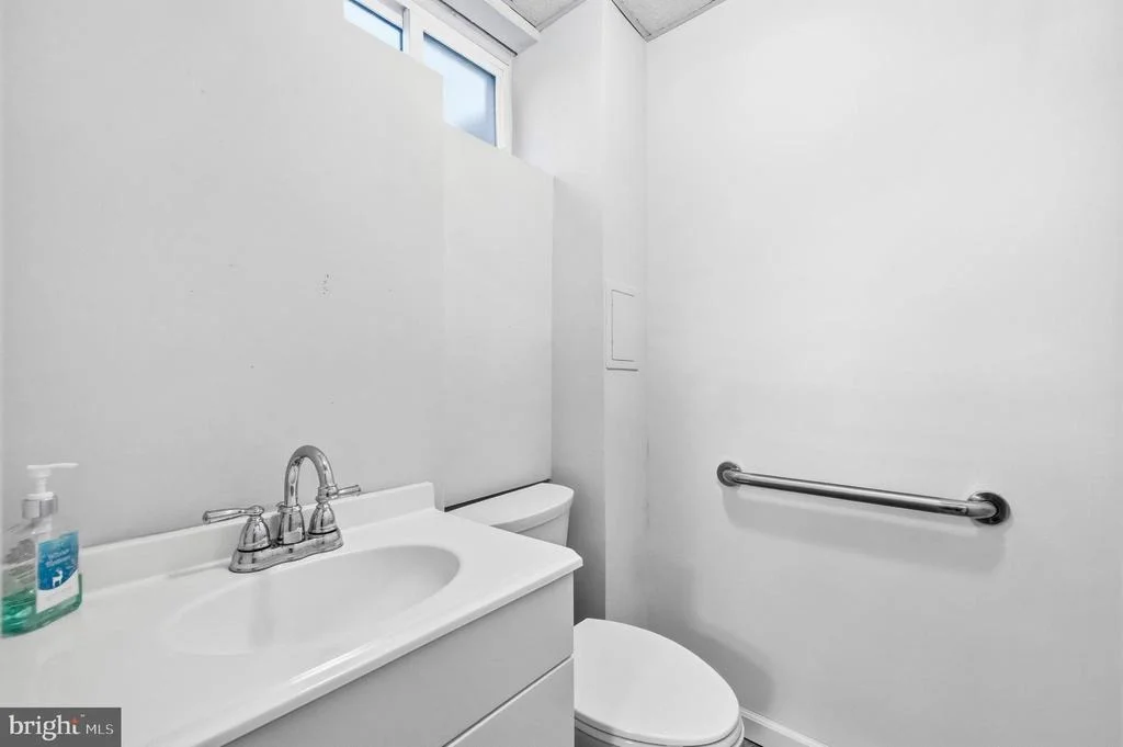 Photo of 2502 HUGHES ROAD