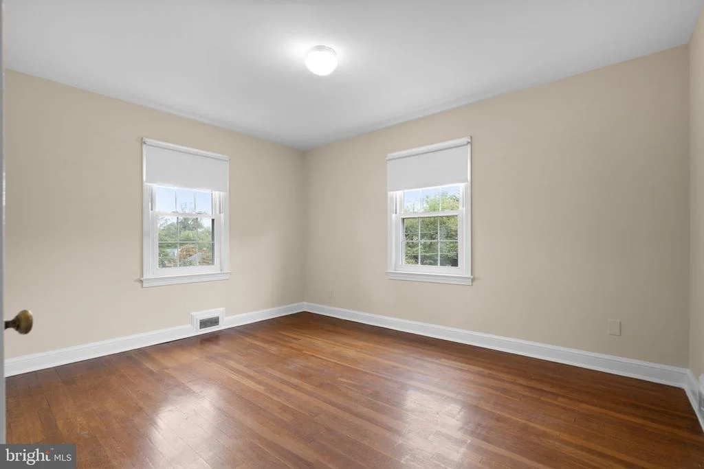 Photo of 319 SAINT LAWRENCE DRIVE