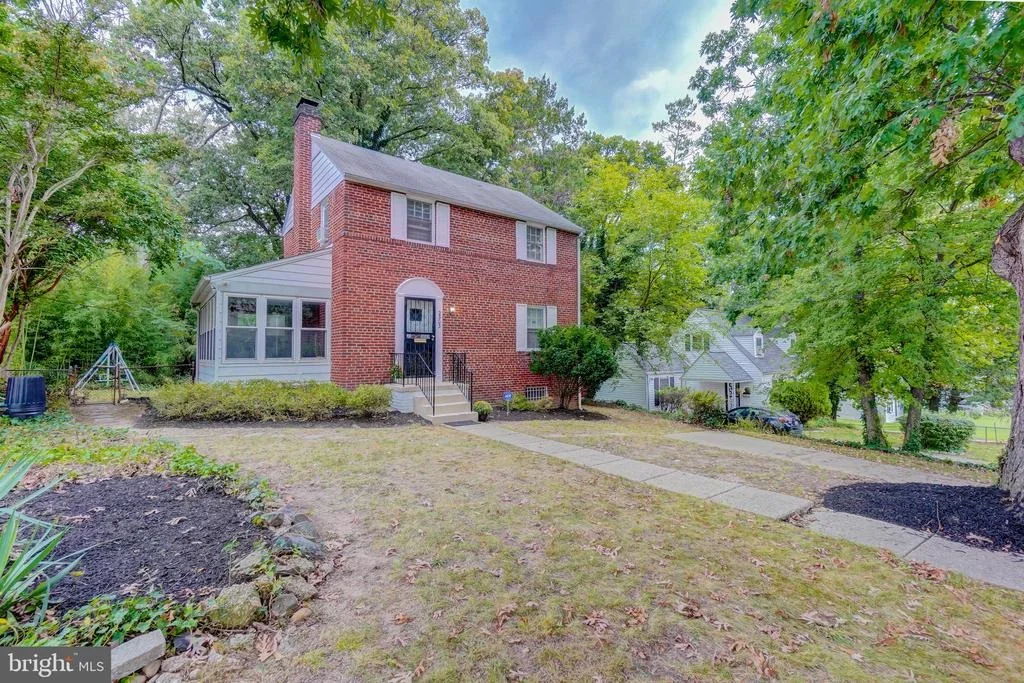 Photo of 2303 BRETON DRIVE