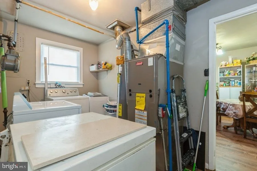 Photo of 212 3RD AVENUE W