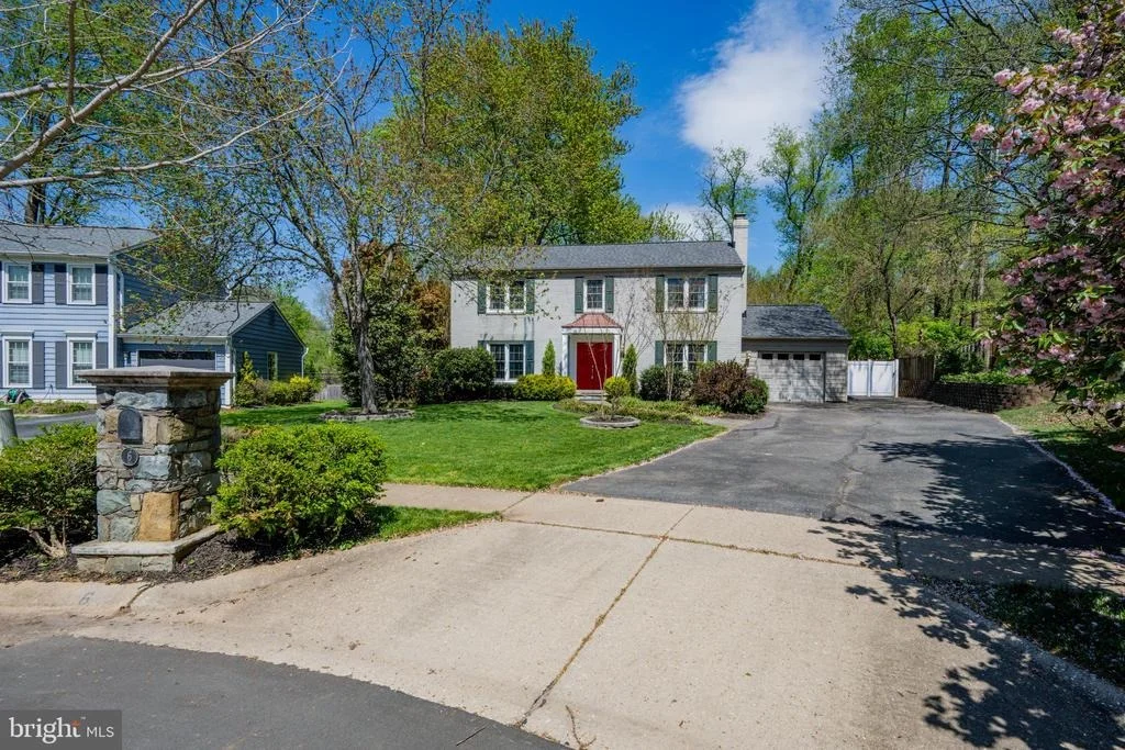 Photo of 6 STARLIGHT COURT