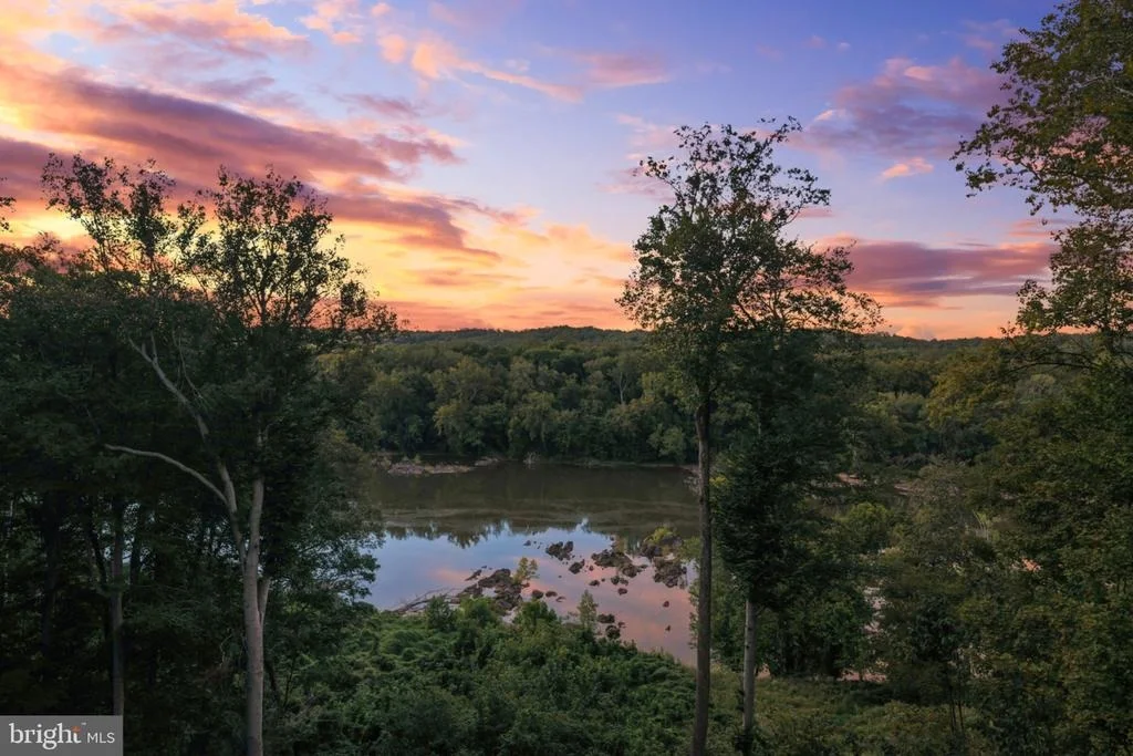 Photo of 620 RIVERCREST DRIVE