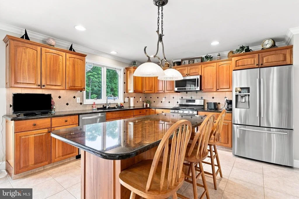 Photo of 646 ALBERTSON ROAD