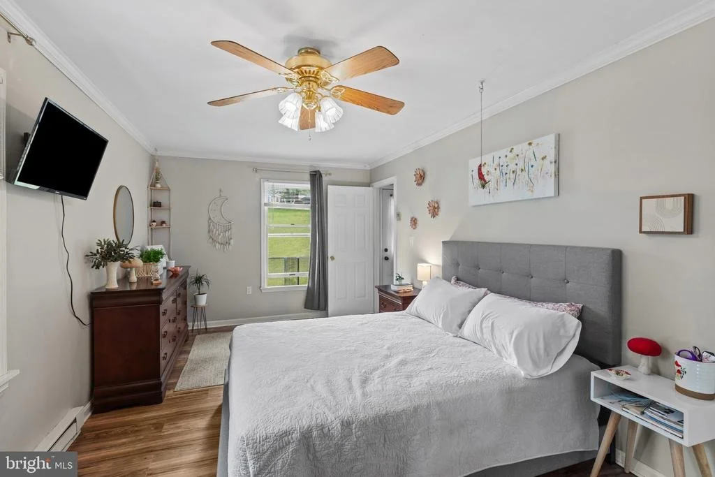 Photo of 1304 NAUGAHYDE ROAD