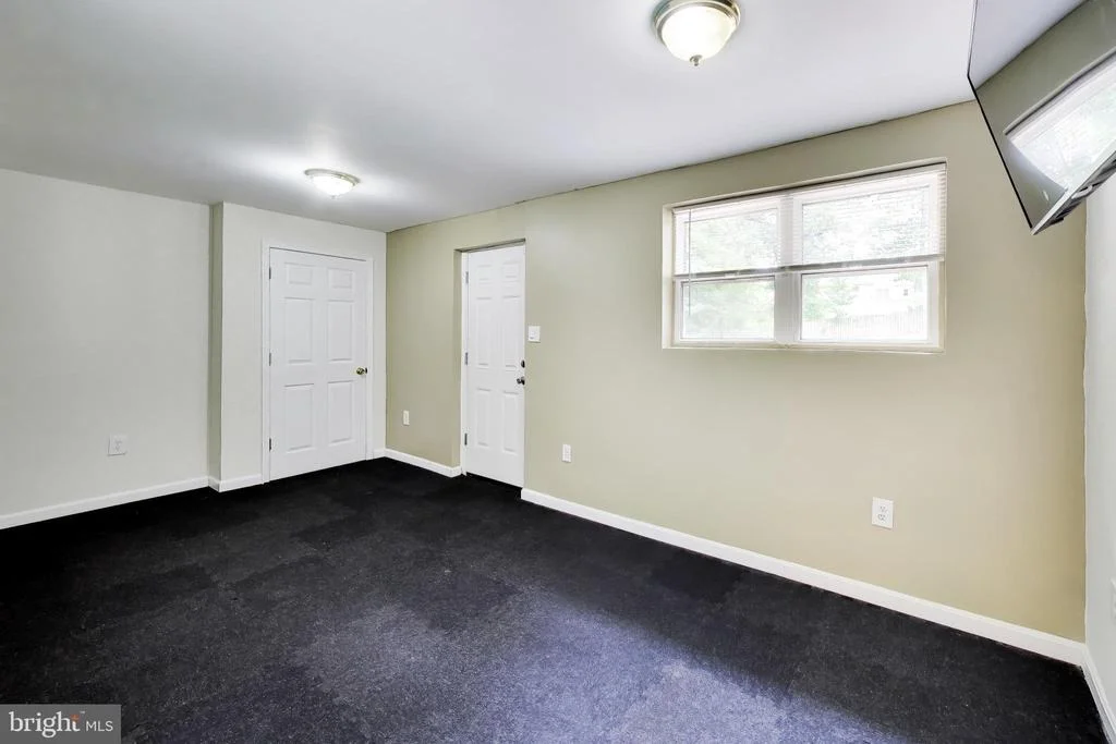 Photo of 715 CALVERT LANE
