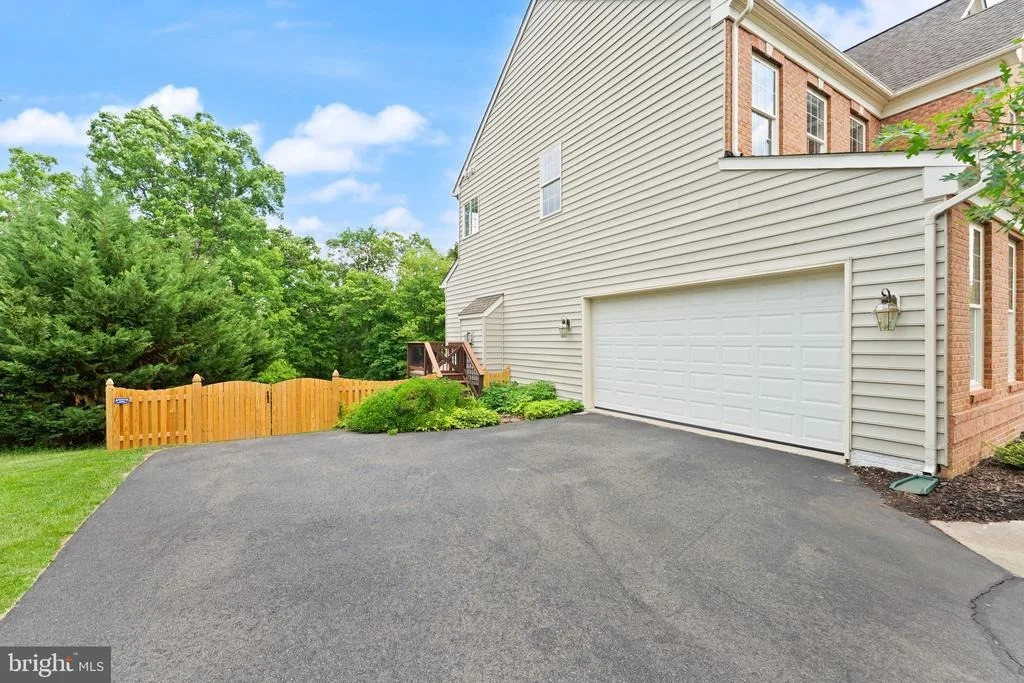 Photo of 22566 FOREST RUN DRIVE