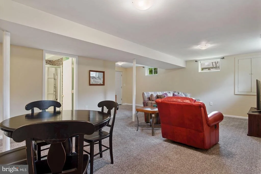 Photo of 1437 HARDING LANE