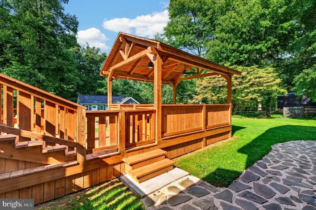 Photo of 4294 WOLF HILL DRIVE
