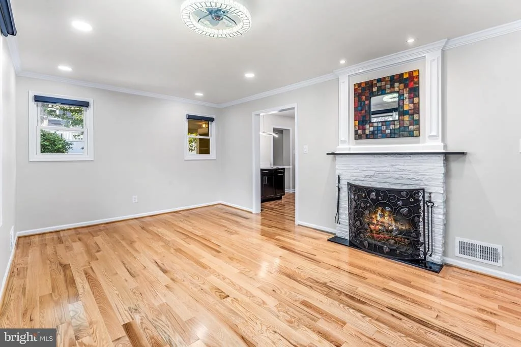 Photo of 6015 FOREST ROAD