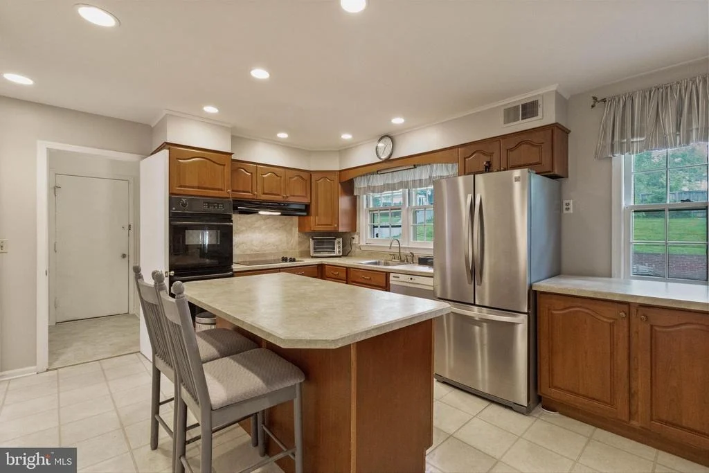 Photo of 2609 VILLAGE LANE