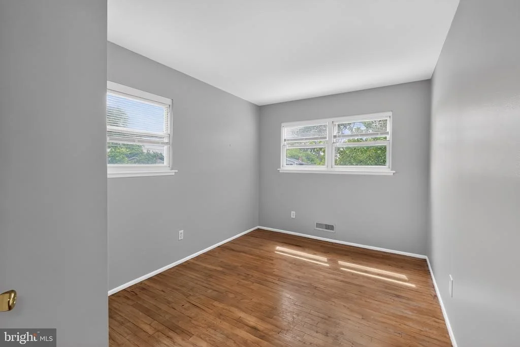 Photo of 714 S HARMONY ROAD