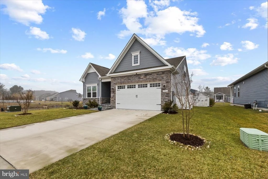 Photo of 37333 KESTREL WAY