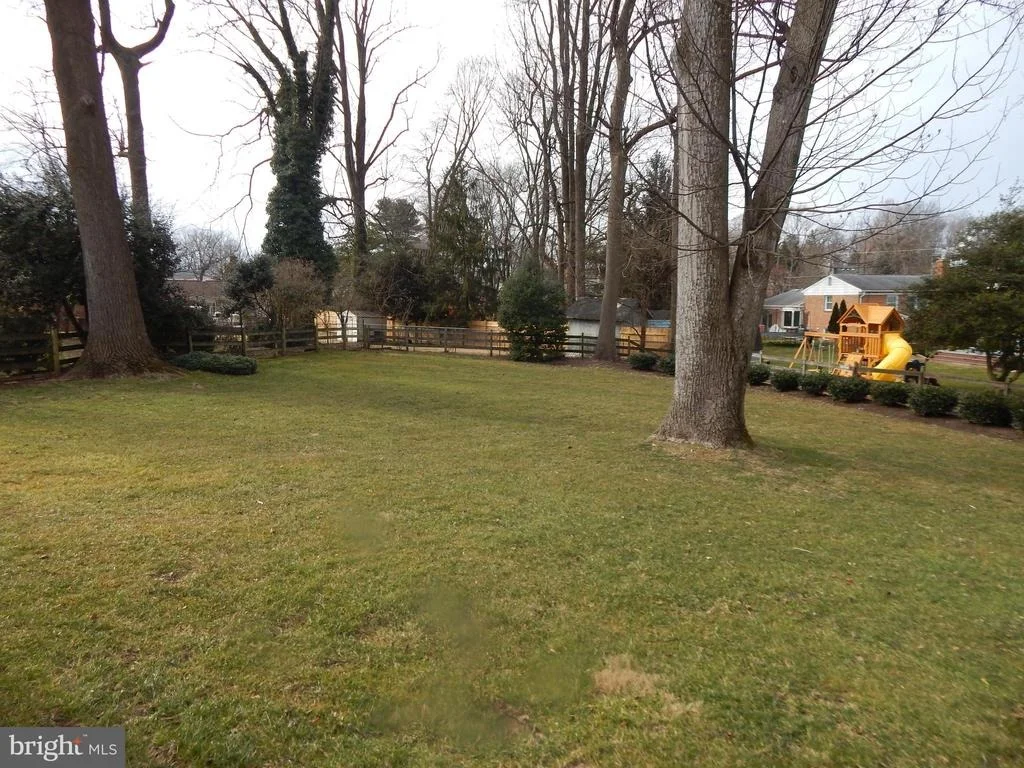 Photo of 2725 WOODEDGE ROAD