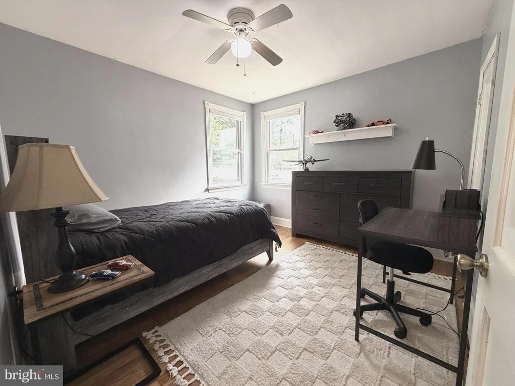Photo of 6011 EASTERN PARKWAY