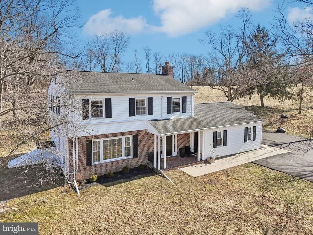 Photo of 2139 DAISY ROAD