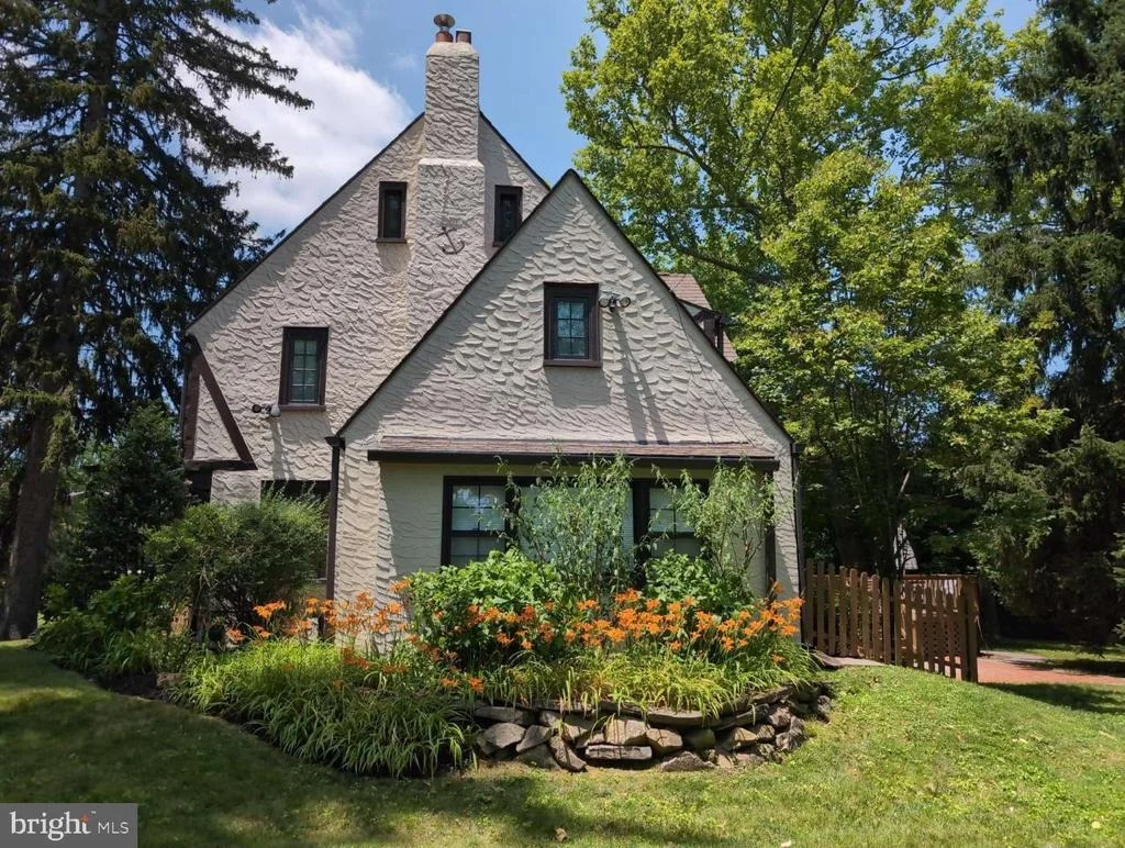 Photo of 273 STRAFFORD AVENUE