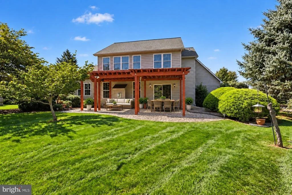 Photo of 12 E SUMMIT DRIVE